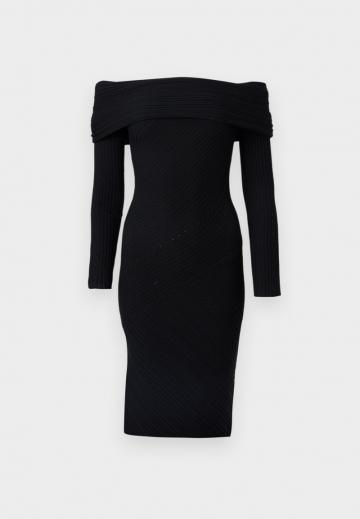 Вязаное платье