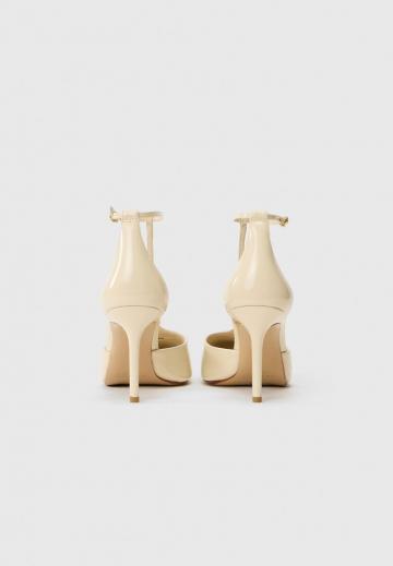 Туфли на высоком каблуке