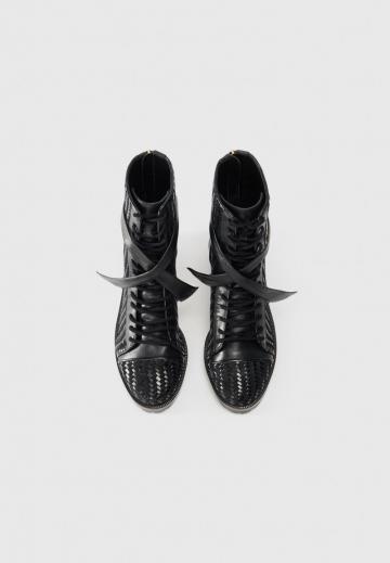 Ботинки на шнуровке