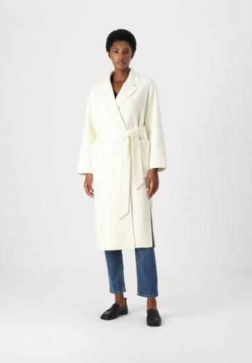 Шерстяное пальто