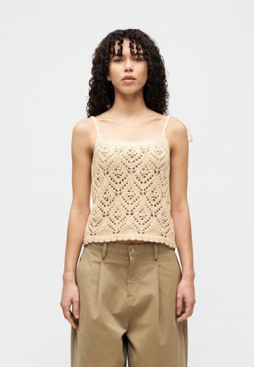 Топ на бретельках