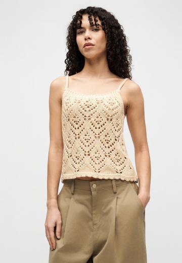 Топ на бретельках