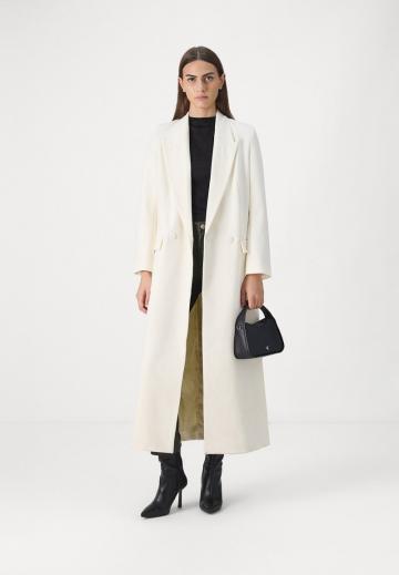 Шерстяное пальто