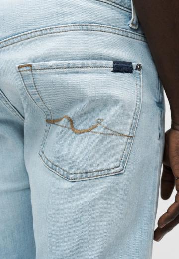 Клешеные джинсы