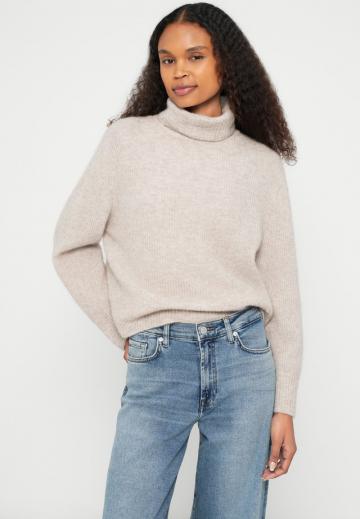 Клешеные джинсы