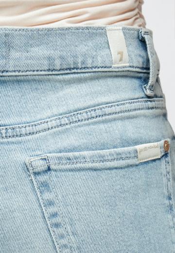 Клешеные джинсы