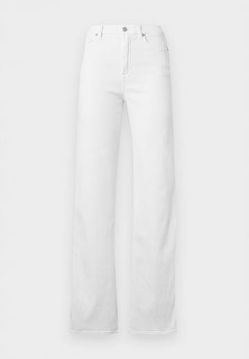 Клешеные джинсы