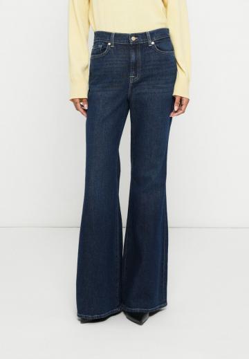 Клешеные джинсы