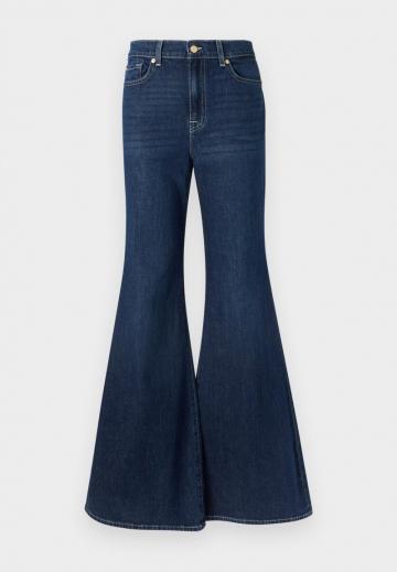 Клешеные джинсы