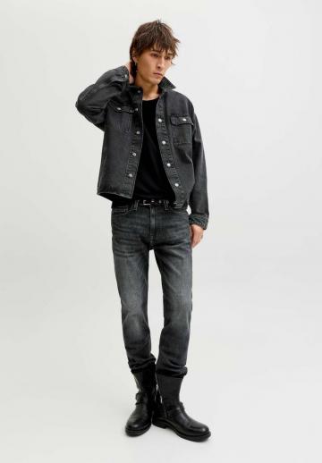 Узкие джинсы