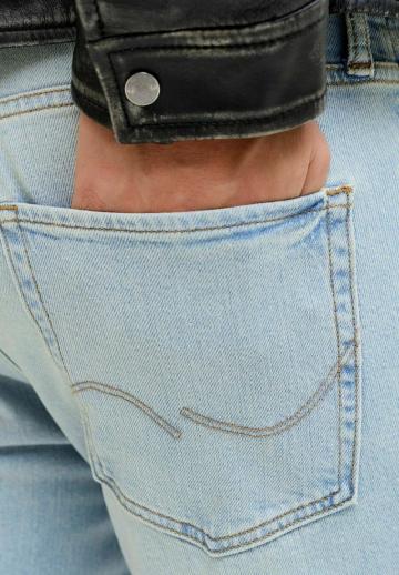 Узкие джинсы