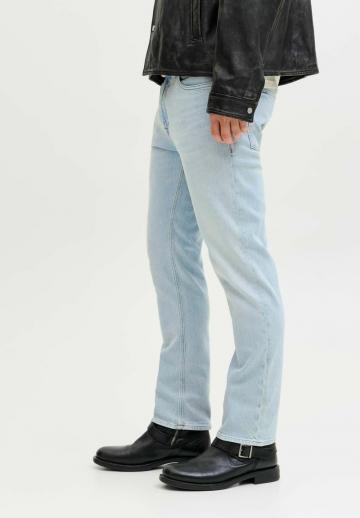 Узкие джинсы