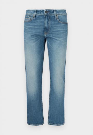 Узкие джинсы