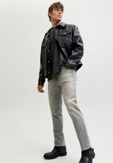 Узкие джинсы