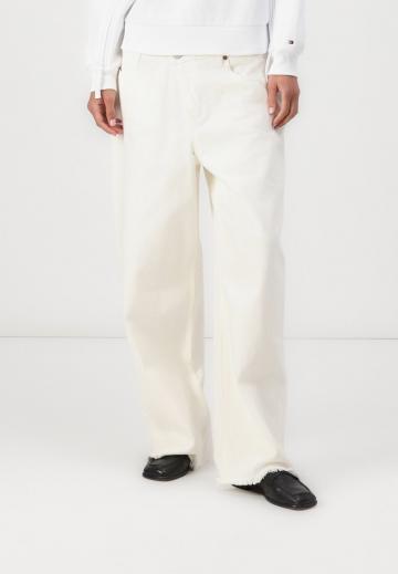 Свободные джинсы