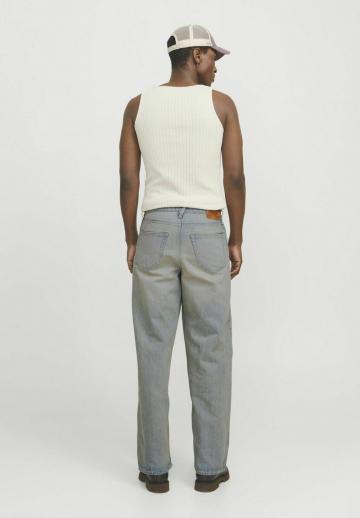 Свободные джинсы