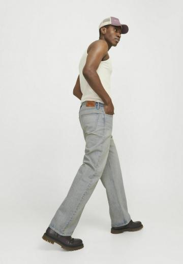 Свободные джинсы