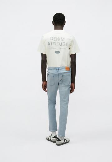 Узкие джинсы