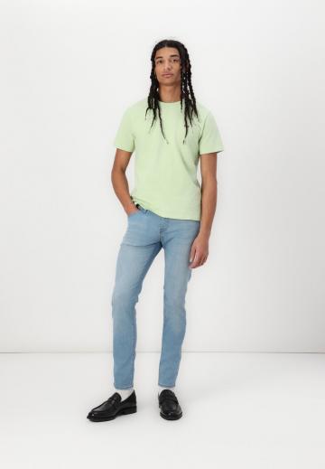 Узкие джинсы