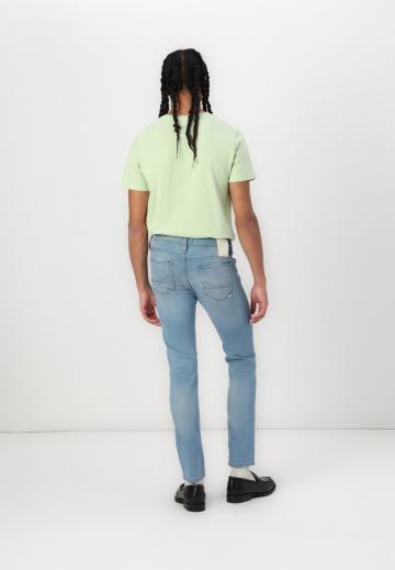 Узкие джинсы