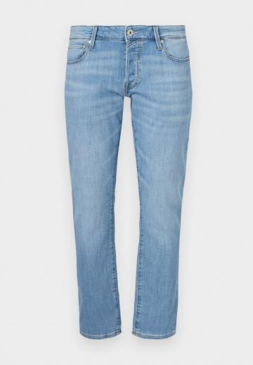 Узкие джинсы