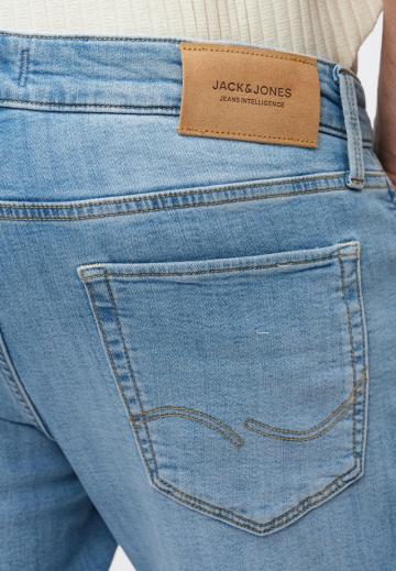 Узкие джинсы