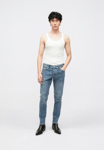 Узкие джинсы