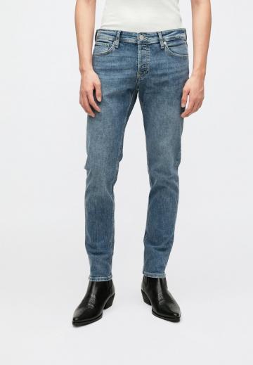 Узкие джинсы