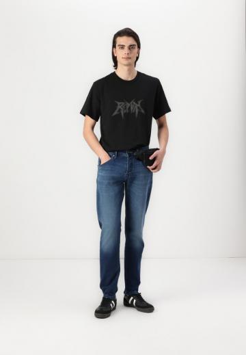 Прямые джинсы