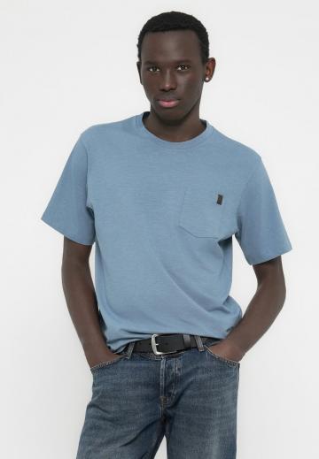 Узкие джинсы