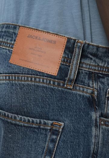 Узкие джинсы