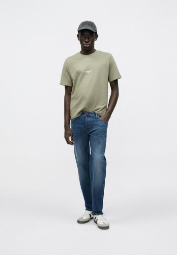 Прямые джинсы