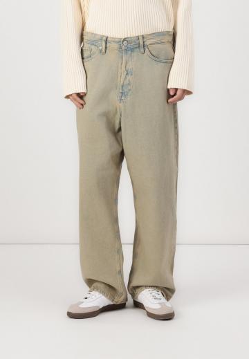 Свободные джинсы