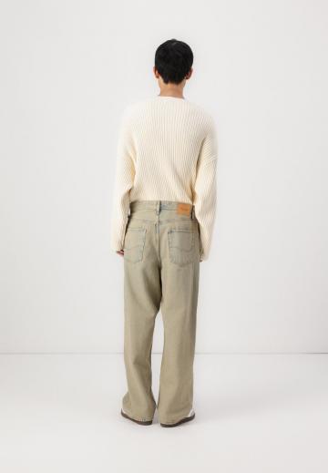 Свободные джинсы