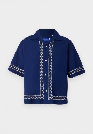 Рубашка с коротким рукавом