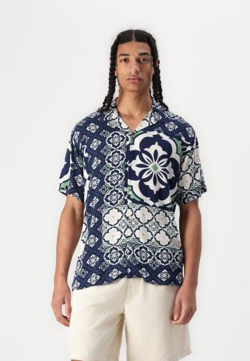 Рубашка с коротким рукавом