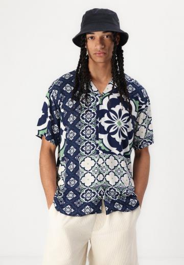 Рубашка с коротким рукавом