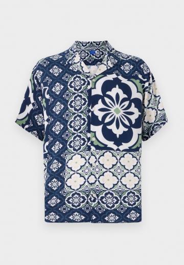 Рубашка с коротким рукавом