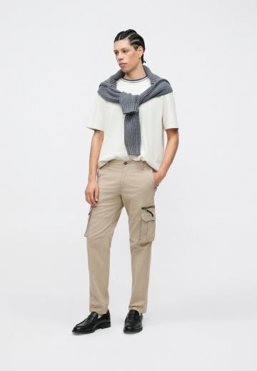 Брюки с накладными карманами