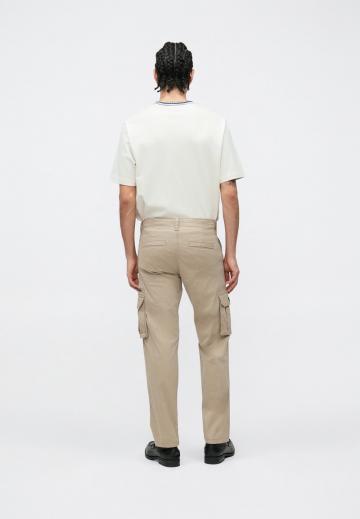 Брюки с накладными карманами