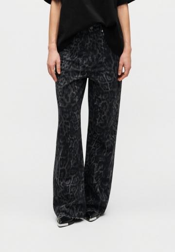 Прямые джинсы