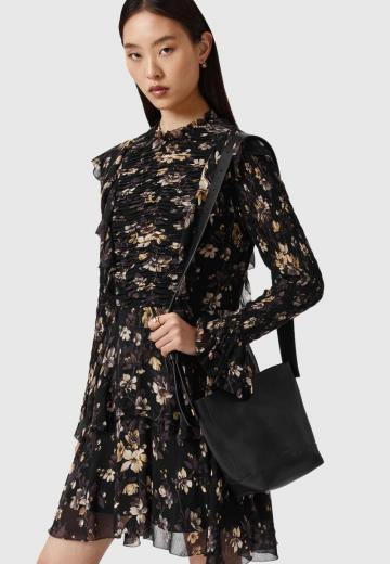 Короткое платье