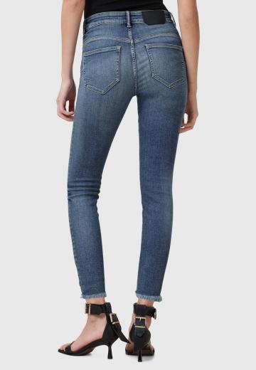 Короткие джинсы