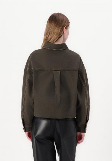 Куртка с накладнымит карманами