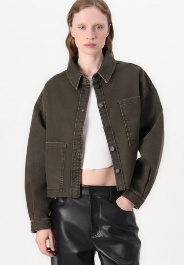 Куртка с накладнымит карманами