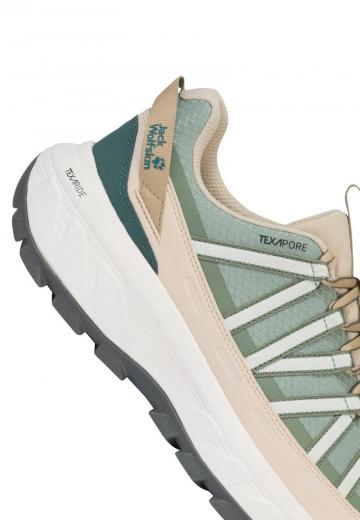 Походные кроссовки