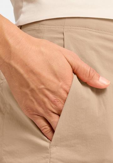 Юбка с накладными карманами