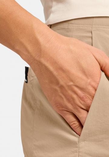 Юбка с накладными карманами