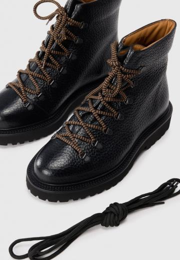 Ботинки на шнуровке