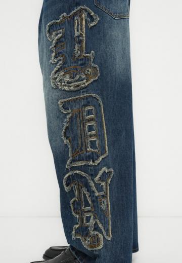 Прямые джинсы